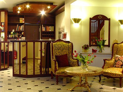 Hotel Amadeo 3*
